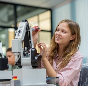 Estudia la maestría internacional en robotica educativa